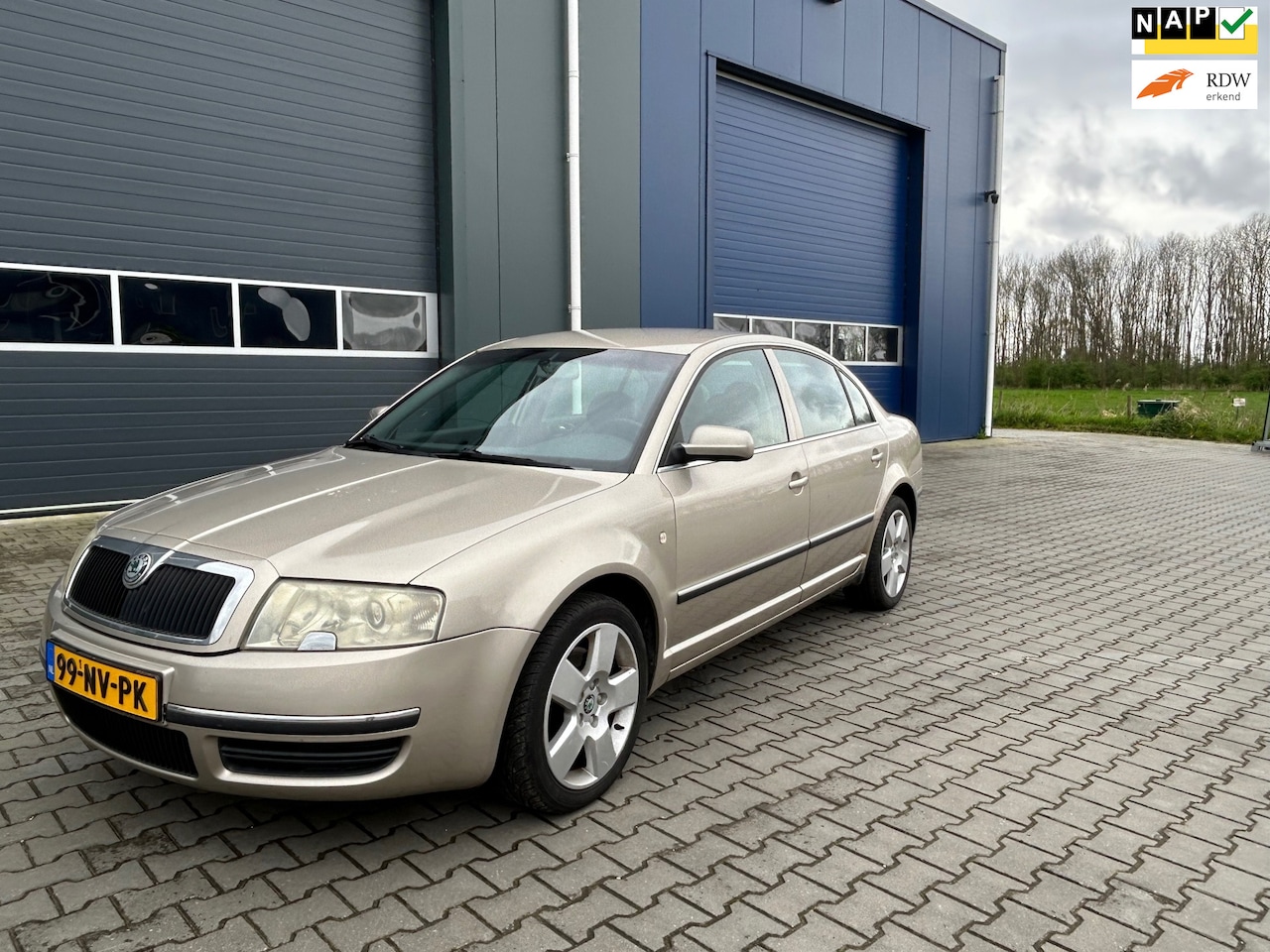 Skoda Superb - 2.8 V6 Elegance Airco Automaat - AutoWereld.nl