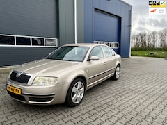 Skoda Superb - 2.8 V6 Elegance Airco Automaat