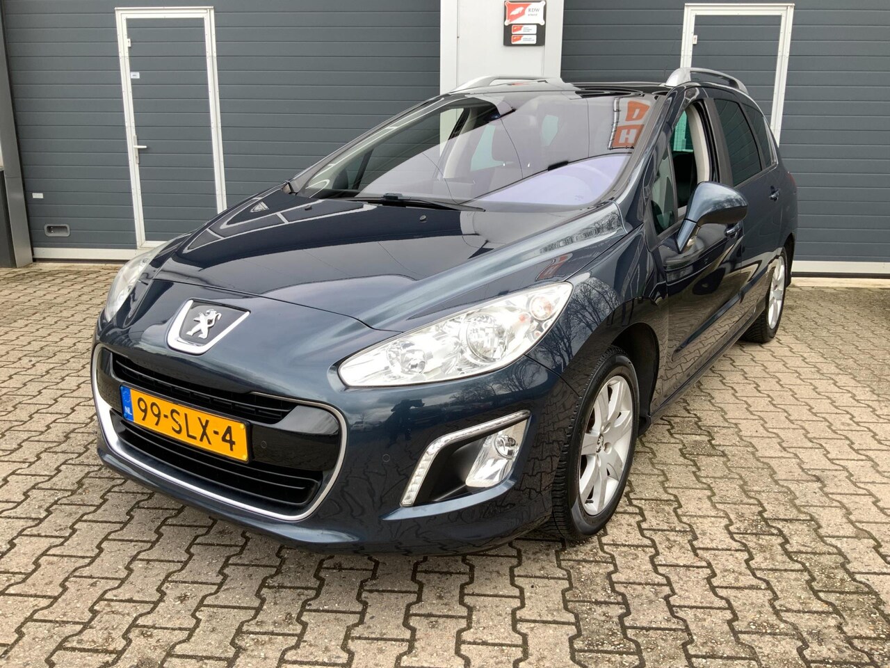 Peugeot 308 SW - 1.6 VTi Première Panodak Navi - AutoWereld.nl