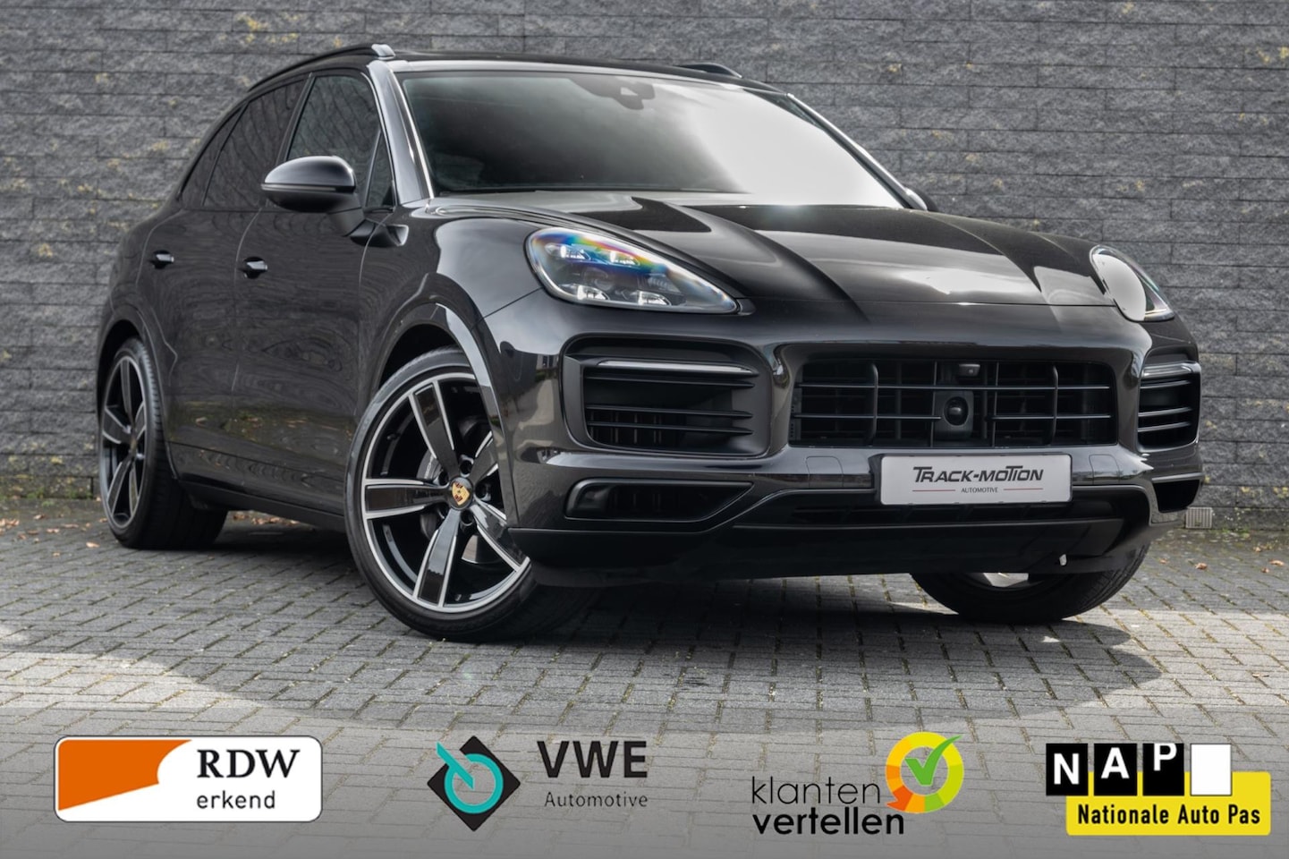 Porsche Cayenne - 3.0 V6 Turbo Zwart Panoramadak - AutoWereld.nl