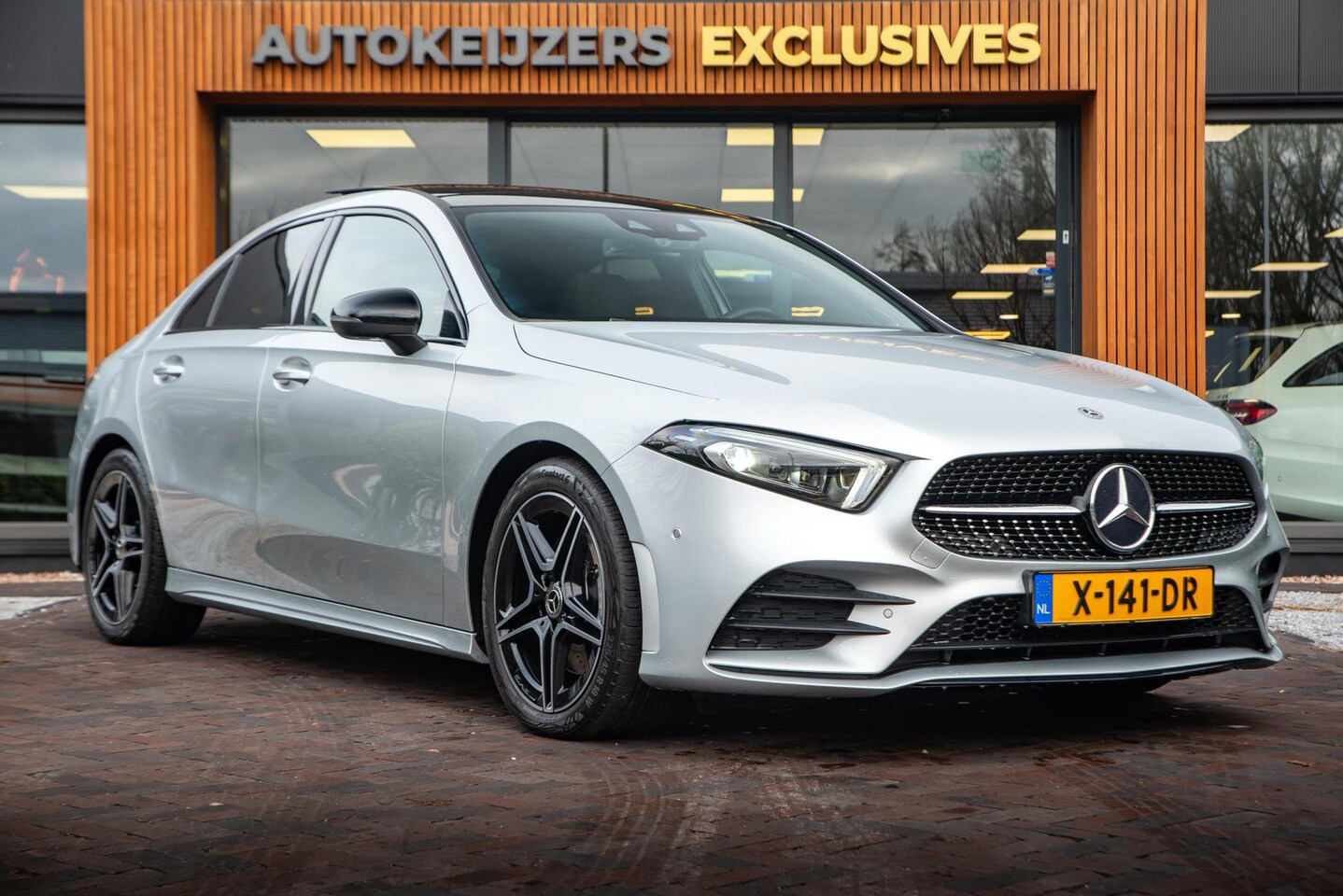 Mercedes Benz A Klasse 220 Premium Plus Amg Panoramadak Burmester Ambient Widescreen Camera Dab