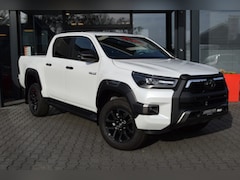 Toyota HiLux - 2.8 D-4D DUBBEL CABINE INVINCIBLE A/T BE TREKKER 5 SITZ VAN