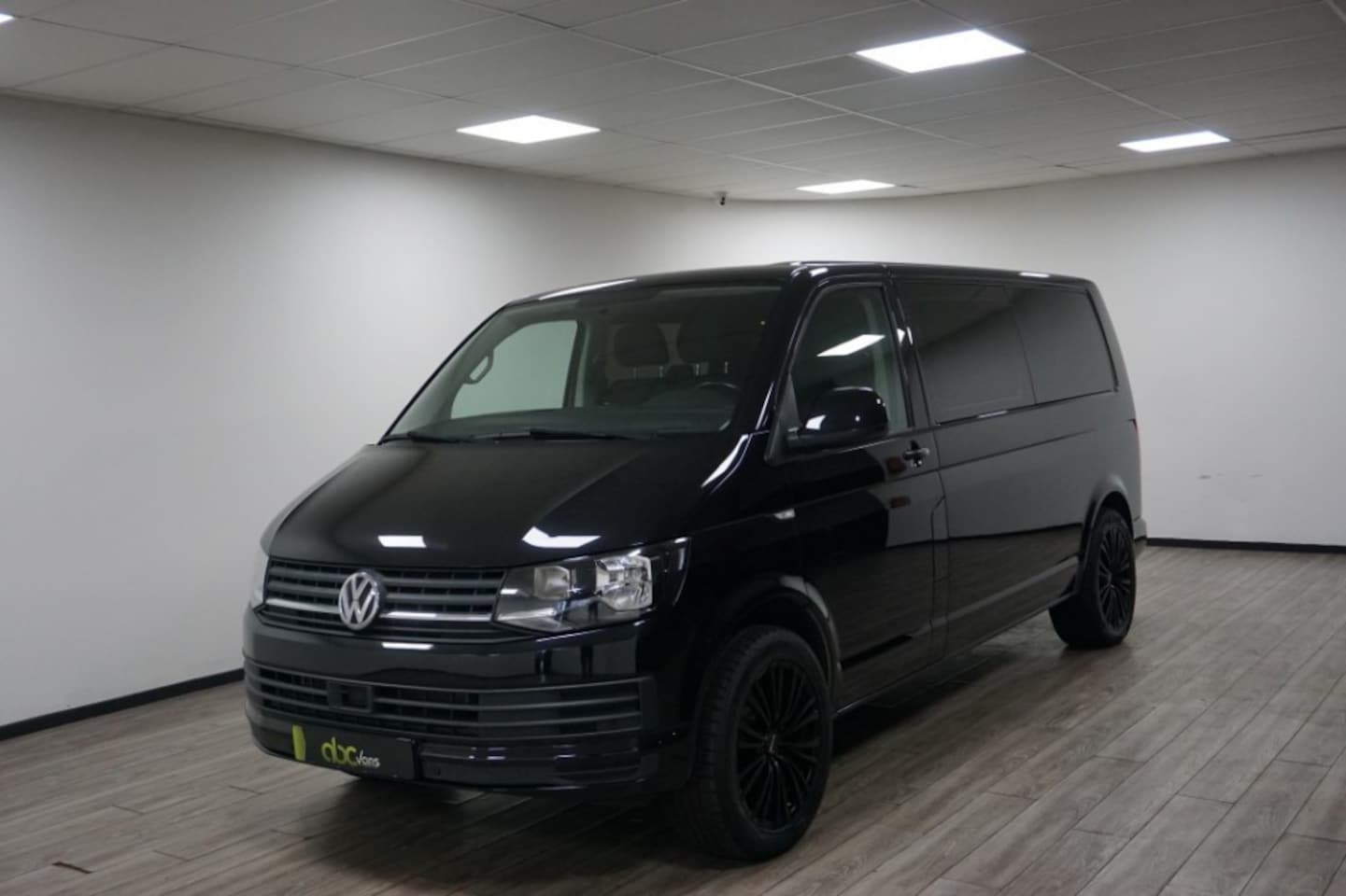 Volkswagen Transporter - 2.0 TDI 150PK L2H1 DSG-AUTOMAAT DUBBEL CABINE - AutoWereld.nl