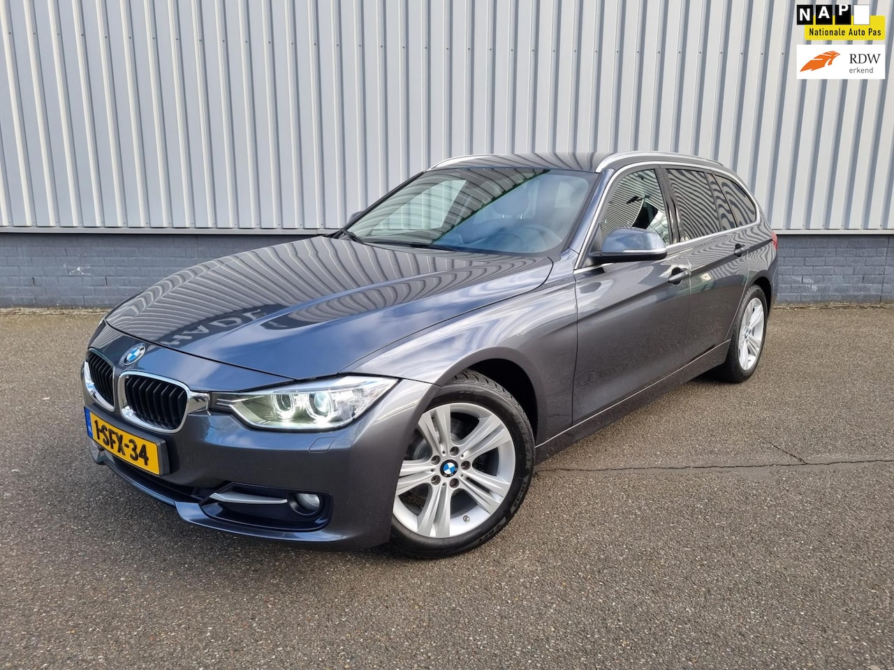 BMW 3-serie Touring - 316i Executive | Navi | Clima | Cruise | PDC | Leer | - AutoWereld.nl