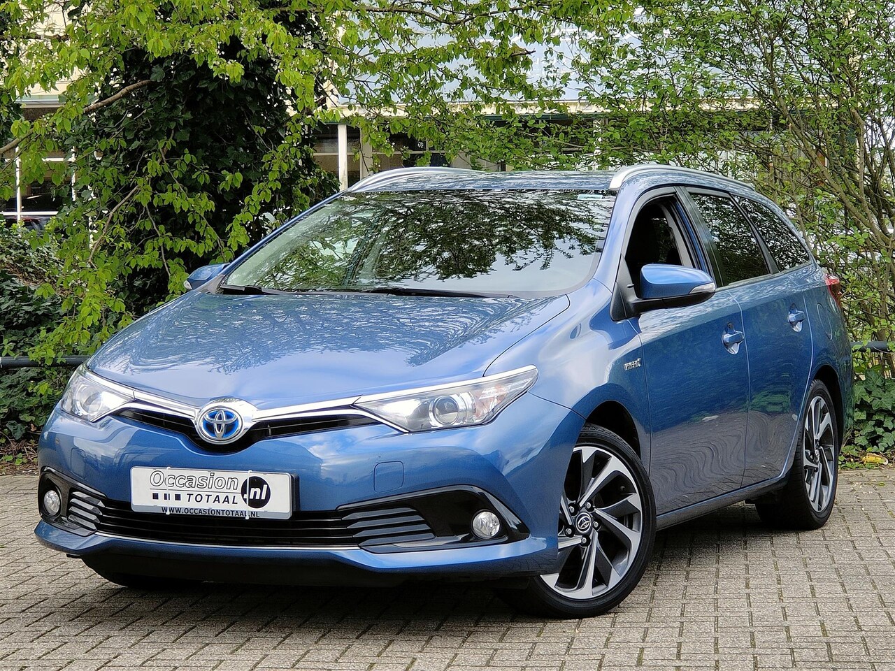 Toyota Auris Touring Sports - 1.8 Hybrid Dynamic | Camera | Cruise | Bluetooth | Stoelverwarming - AutoWereld.nl