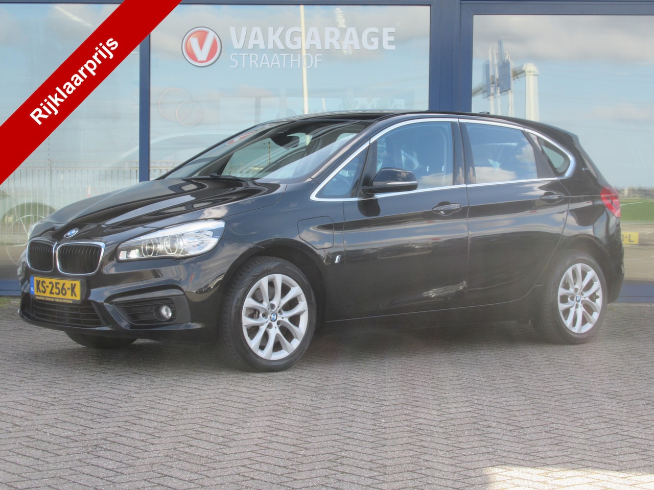 BMW 2-serie Active Tourer - 225xe iPerformance Cent. Executive, Full LED / Navigatie / Climate control / Stoelverwarmi - AutoWereld.nl