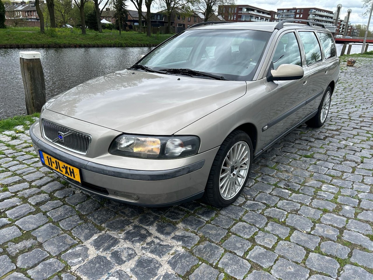 Volvo V70 - 2.4 T Geartr. C.L. / automaat / airco / cruise control / apk / nap - AutoWereld.nl