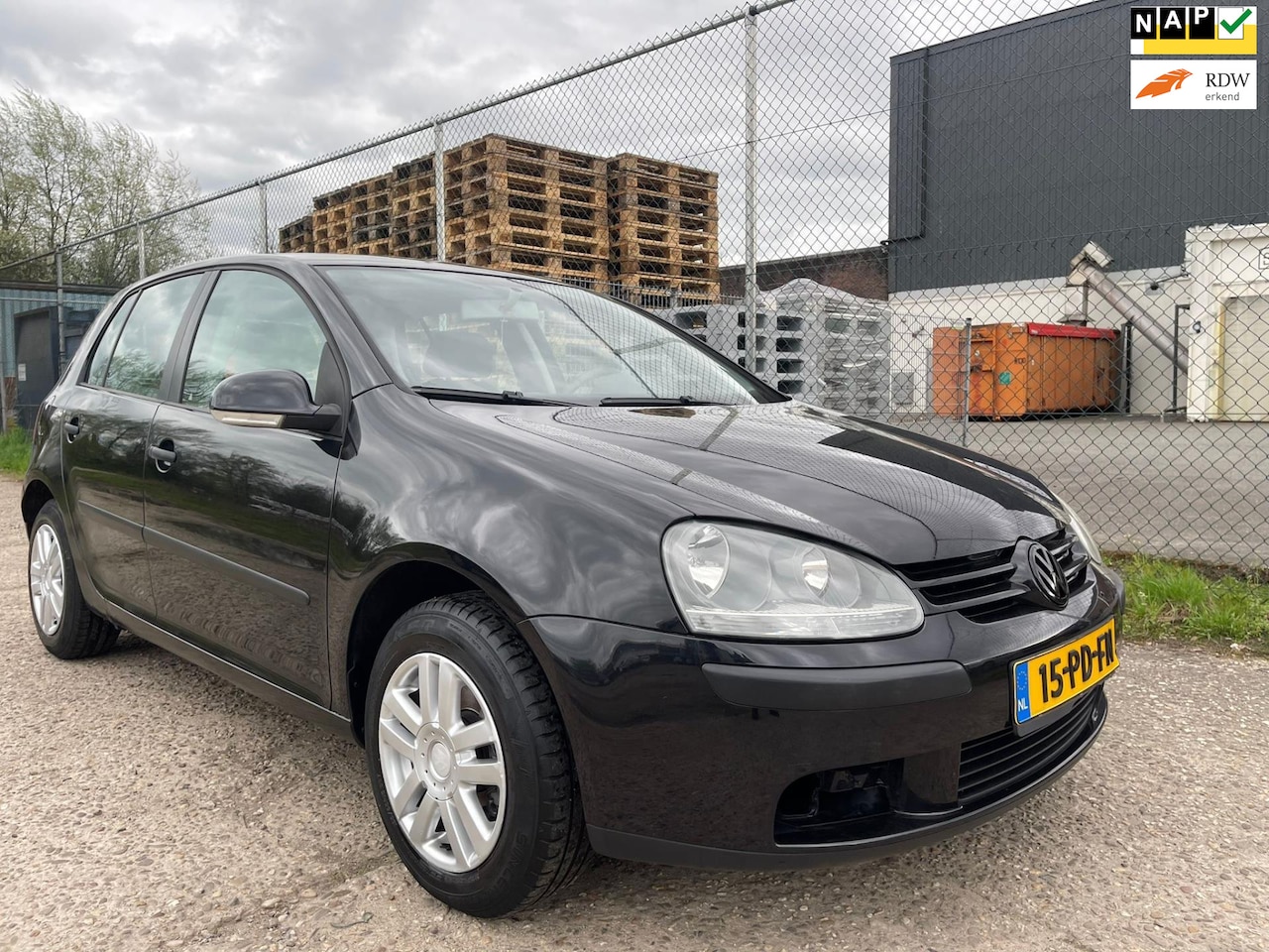 Volkswagen Golf - 1.4 FSI motor defect - AutoWereld.nl