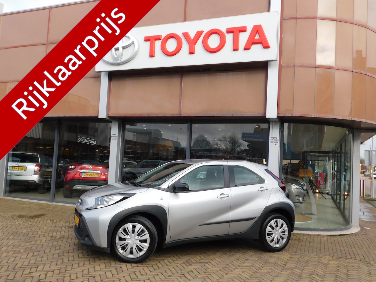 Toyota Aygo X - 1.0 VVT-i MT play APPLE CARPLAY - AutoWereld.nl