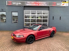 Ford Mustang - USA 3.8 V6 Cabriolet - Automaat - Lees tekst