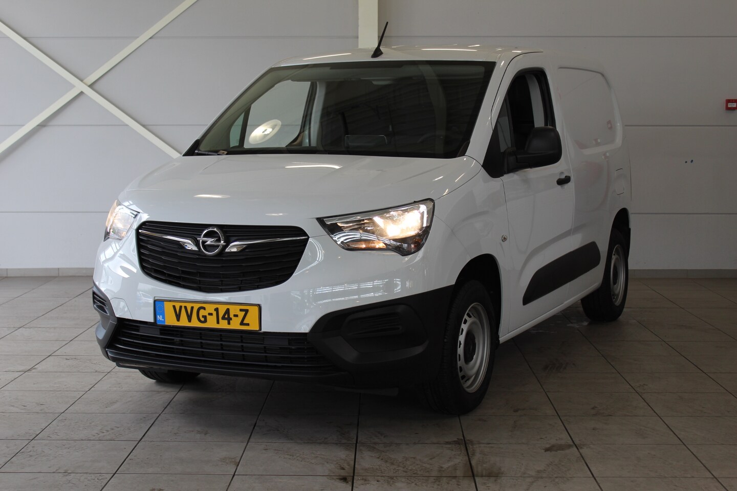 Opel Combo - 1.5D L1H1 100pk | AppleCarPlay | Zijschuifdeur | Airco | ParkAssist | Cruise C. | 3 zitpla - AutoWereld.nl