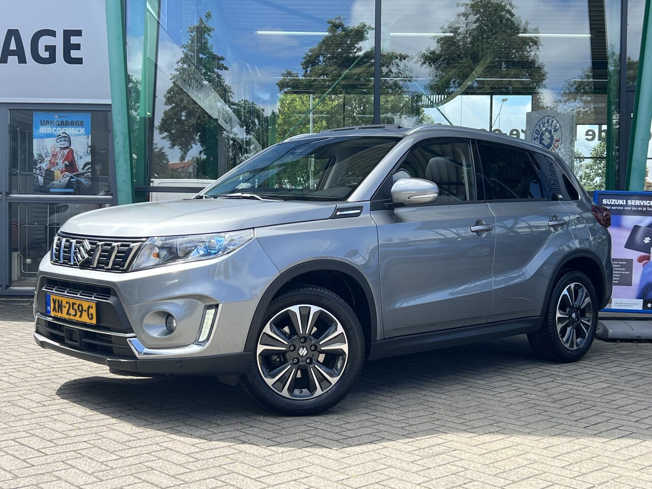 Suzuki Vitara - 1.0 Boosterjet Stijl Automaat | Achteruitrijcamera | PDC V+A | LED Koplampen | Keyless sta - AutoWereld.nl