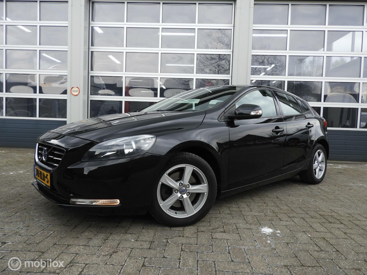 Volvo V40 - 1.6 T3 Momentum 1.6 T3 Momentum 150 PK - AutoWereld.nl