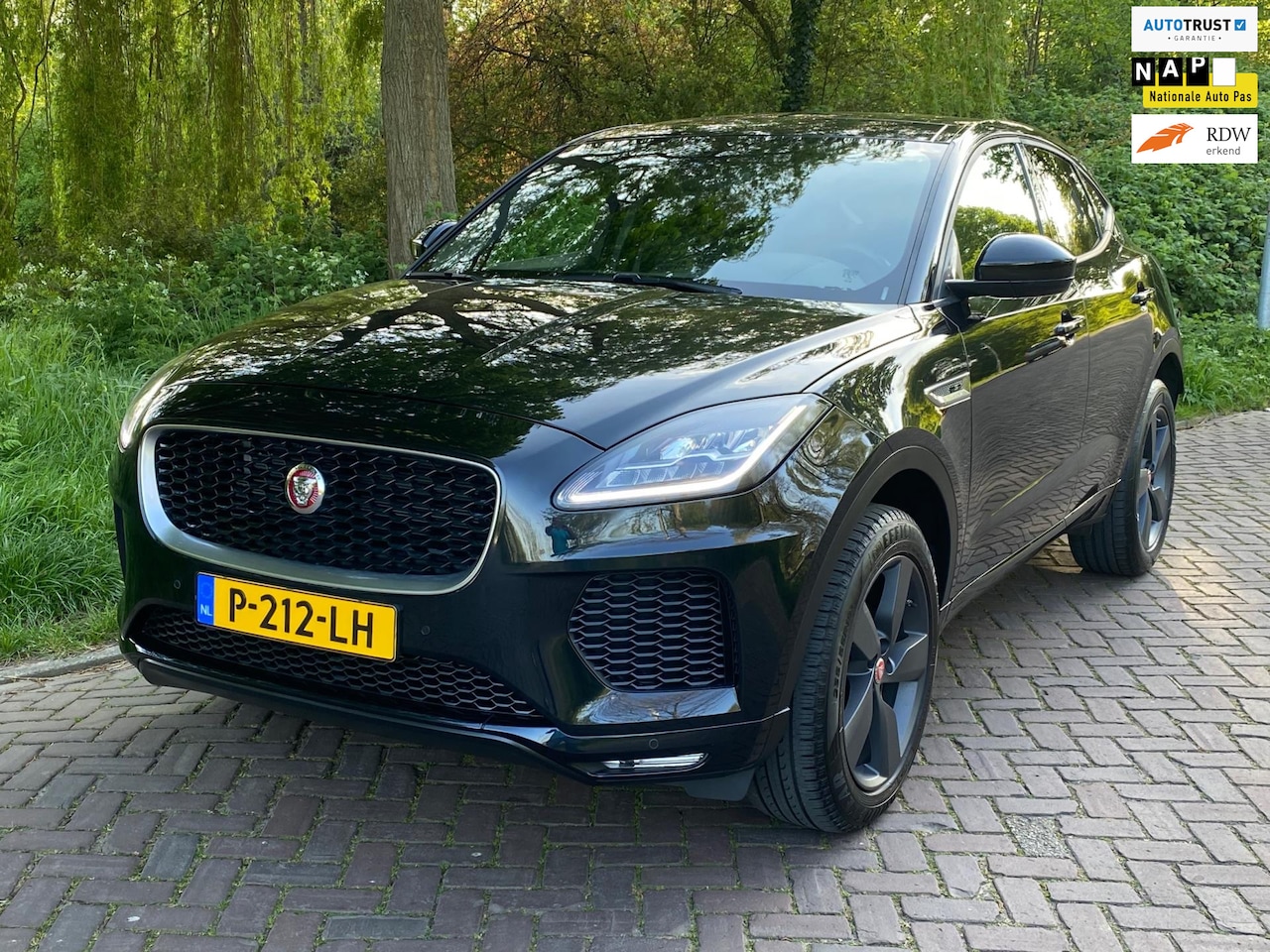 Jaguar E-Pace - 2.0 D180 AWD HSE 1 Eig. b.j. 12-2019 R-Dynamic,40000km Leer,Panodak,19"lm Meridian - AutoWereld.nl