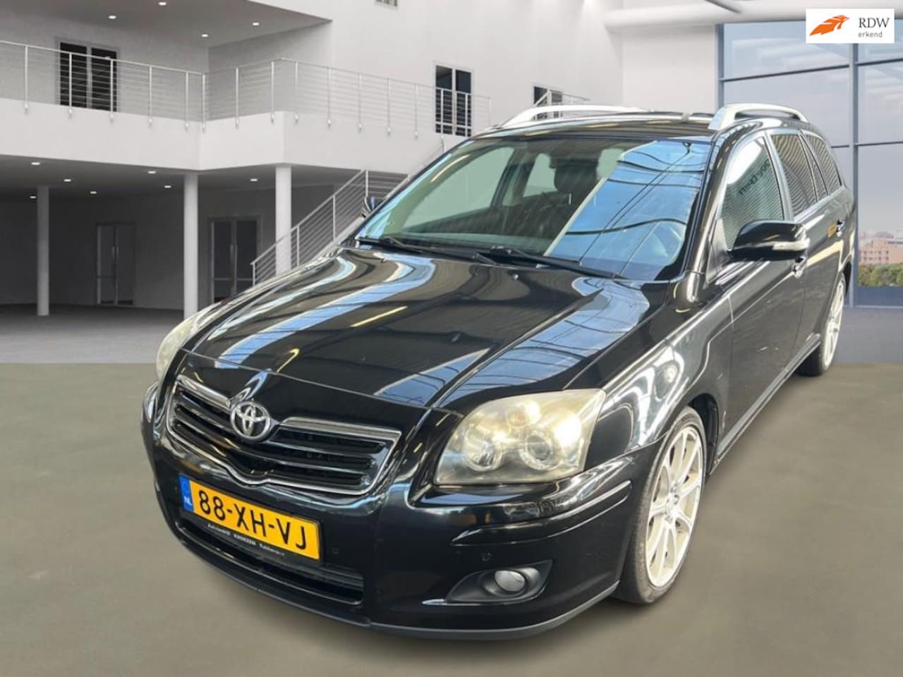 Toyota Avensis Wagon - 2.4 VVTi Executive AUT NAVI LEDER PSENSOR CRUISE TREKHAAK 2 X SLEUTELS - AutoWereld.nl