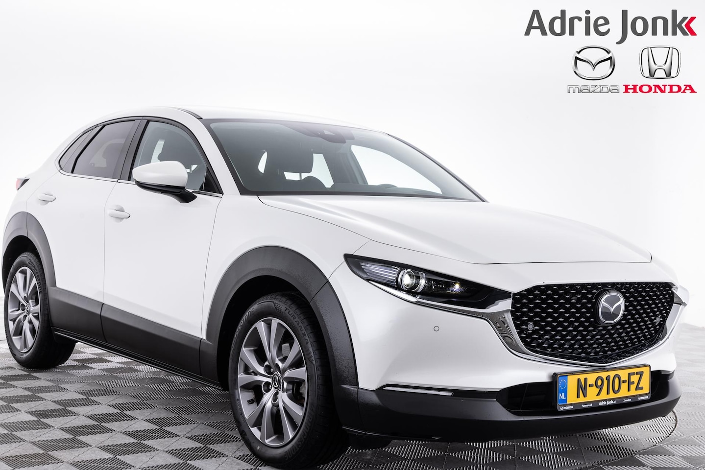 Mazda CX-30 - 2.0 e-SkyActiv-X M Hybrid Sportive APPLE-CARPLAY  | NAVIGATIE | DODEHOEK-DETECTIE | ADAPTI - AutoWereld.nl