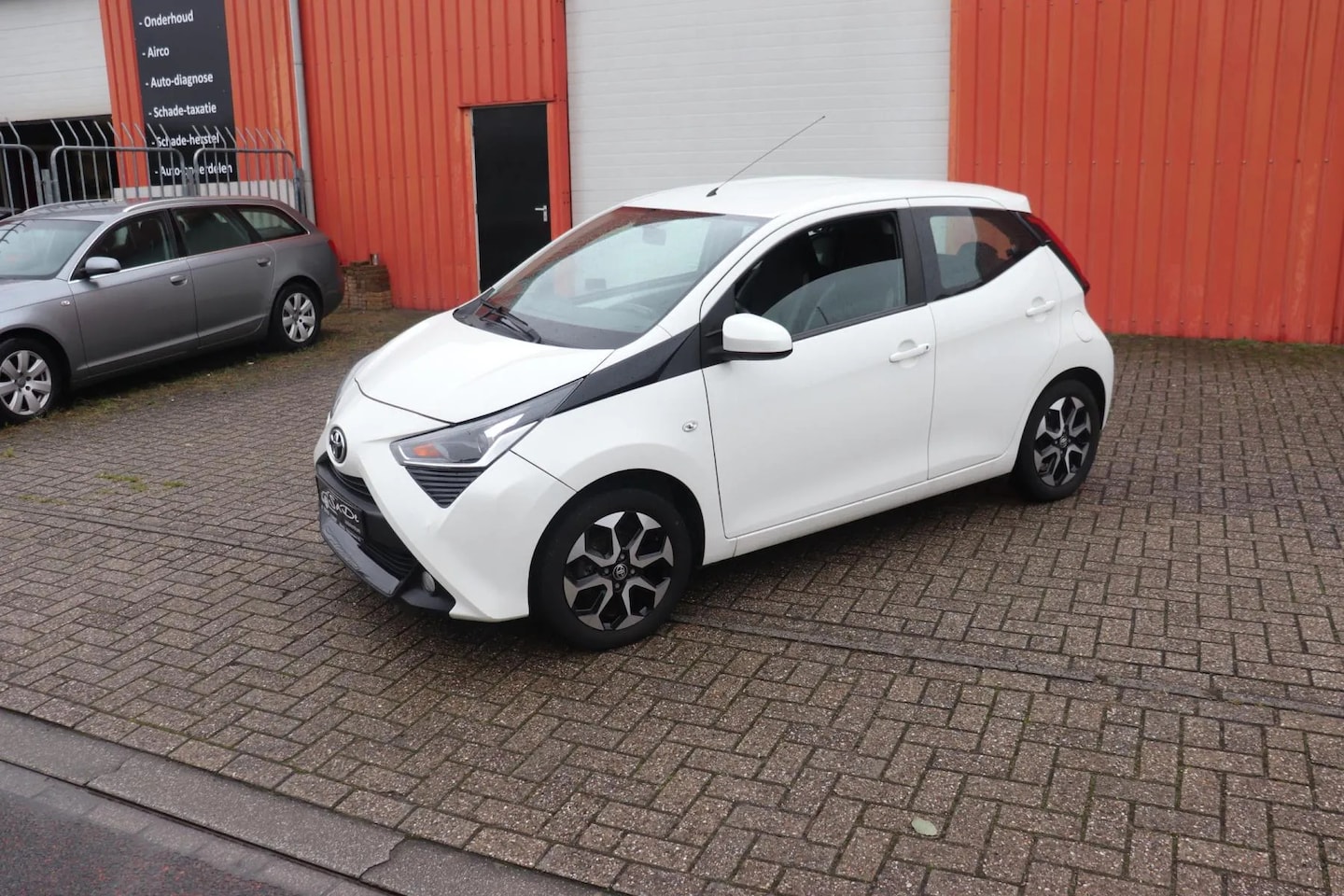 Toyota Aygo - 1.0 VVT-i x-play 1.0 VVT-i x-play - AutoWereld.nl