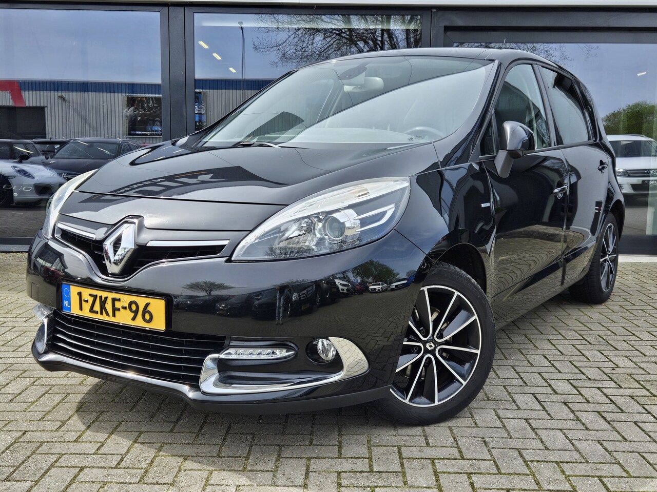 Renault Scénic - 1.2 TCe Bose + KLIMA + NAVI + LM VELGEN + HALF LEER - AutoWereld.nl