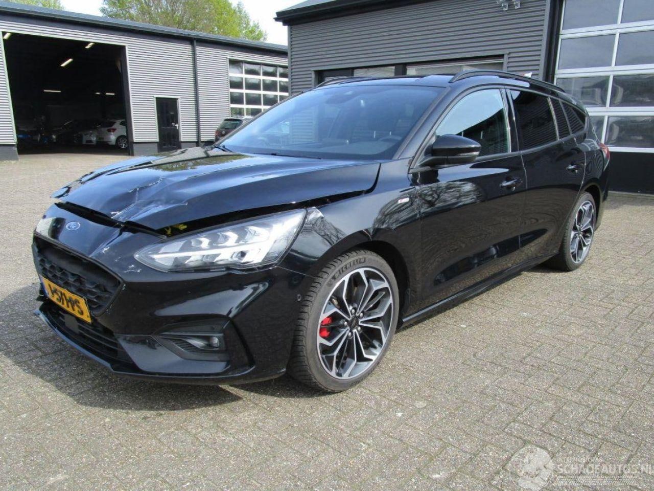 Ford Focus Wagon - 1.5 EcoBOOST ST LINE AUTOMAAT - AutoWereld.nl