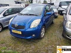 Toyota Yaris - 1.3 VVTi Luna Automaat