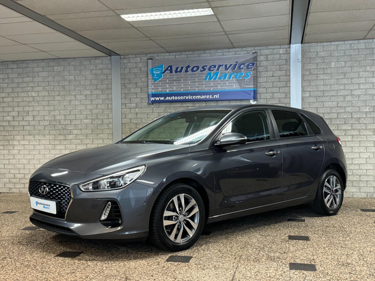 Hyundai i30 - 1.0 T-GDI Premium 1.0 T-GDI Premium, navi, camera, Cruise, 2x PDC, 16 inch LM - AutoWereld.nl