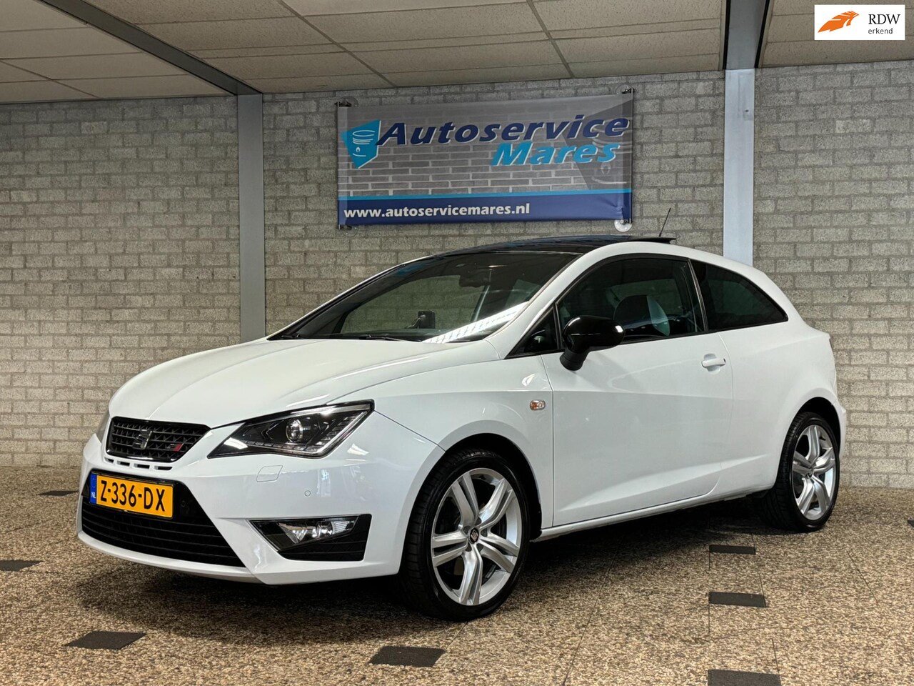 Seat Ibiza SC - 1.4 TSI Cupra 1.4 TSI Cupra, automaat, navi, cruise, 1/2 leder, pano dak, 2 x PDC, airco/clima. 17 Inch - AutoWereld.nl