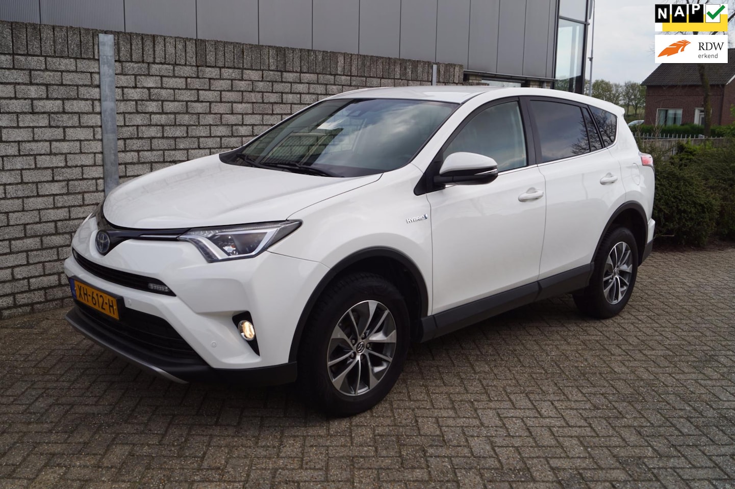 Toyota RAV4 - 2.5 Hybrid AWD Dynamic Autom Navi Camera Adaptieve Cruise Clima 2x PDC LMV Trekhaak ENZ NL - AutoWereld.nl