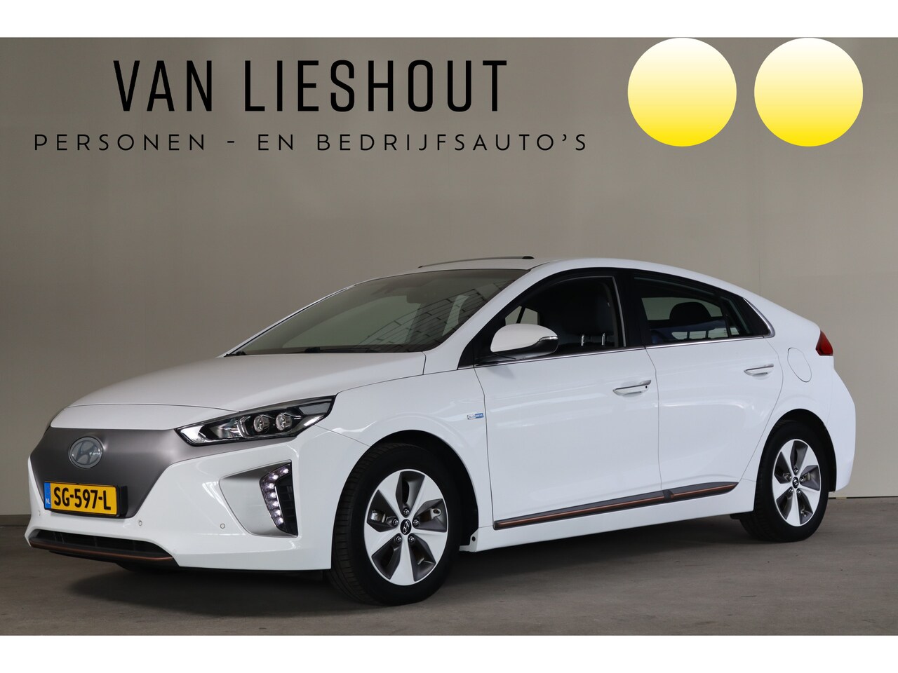 Hyundai IONIQ - Premium EV NL-Auto!! Leder/camera/schuifdak -- A.S. ZONDAG OPEN VAN 11.00 T/M 15.30 UUR -- - AutoWereld.nl