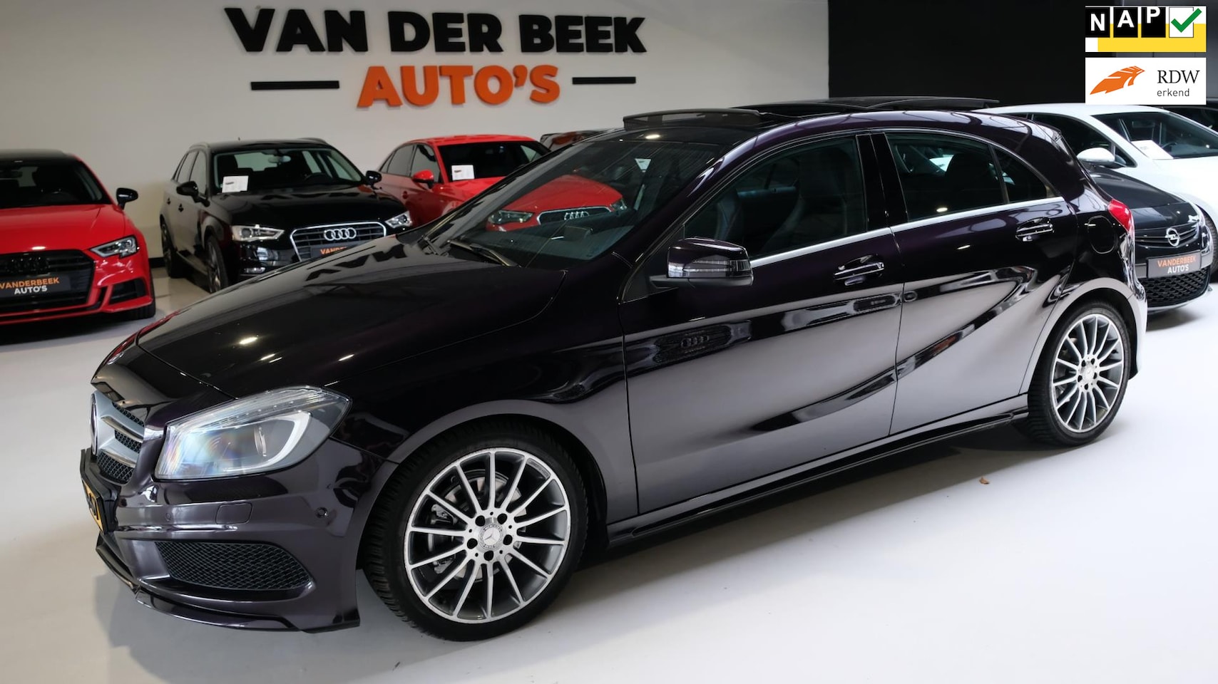 Mercedes-Benz A-klasse - 180 AMG pakket|Panorama|Navi|Xenon - AutoWereld.nl