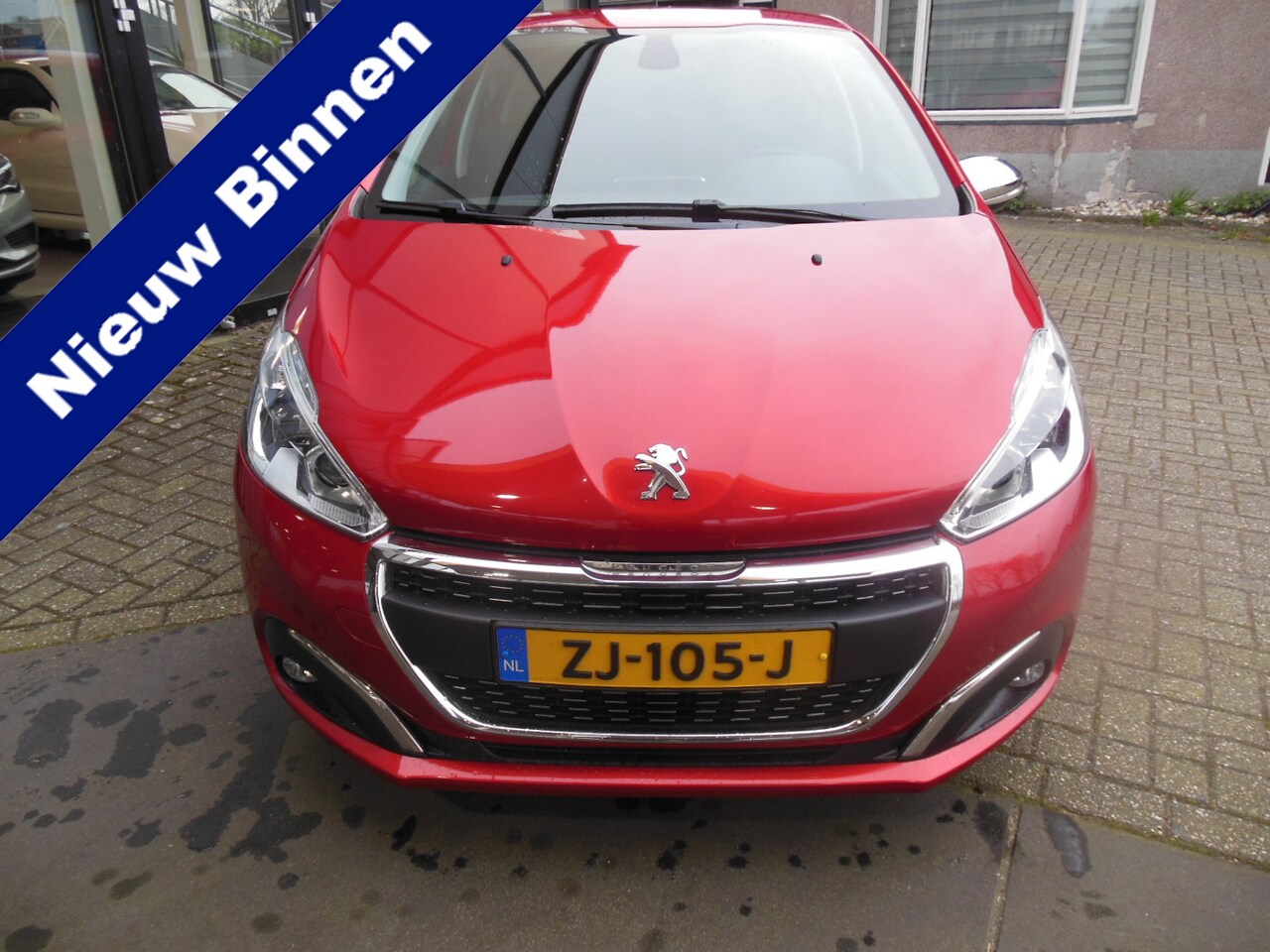 Peugeot 208 - 1.2 PureTech Signature Staat in DE KRIM - AutoWereld.nl