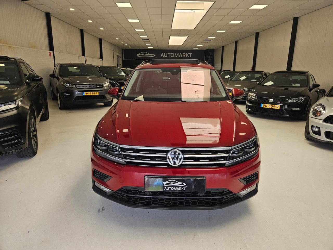 Volkswagen Tiguan - 1.5 TSI ACT Highline Business R Panoramadak, Automaat - AutoWereld.nl