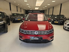 Volkswagen Tiguan - 1.5 TSI ACT Highline Business R Panoramadak, Automaat ACTIE