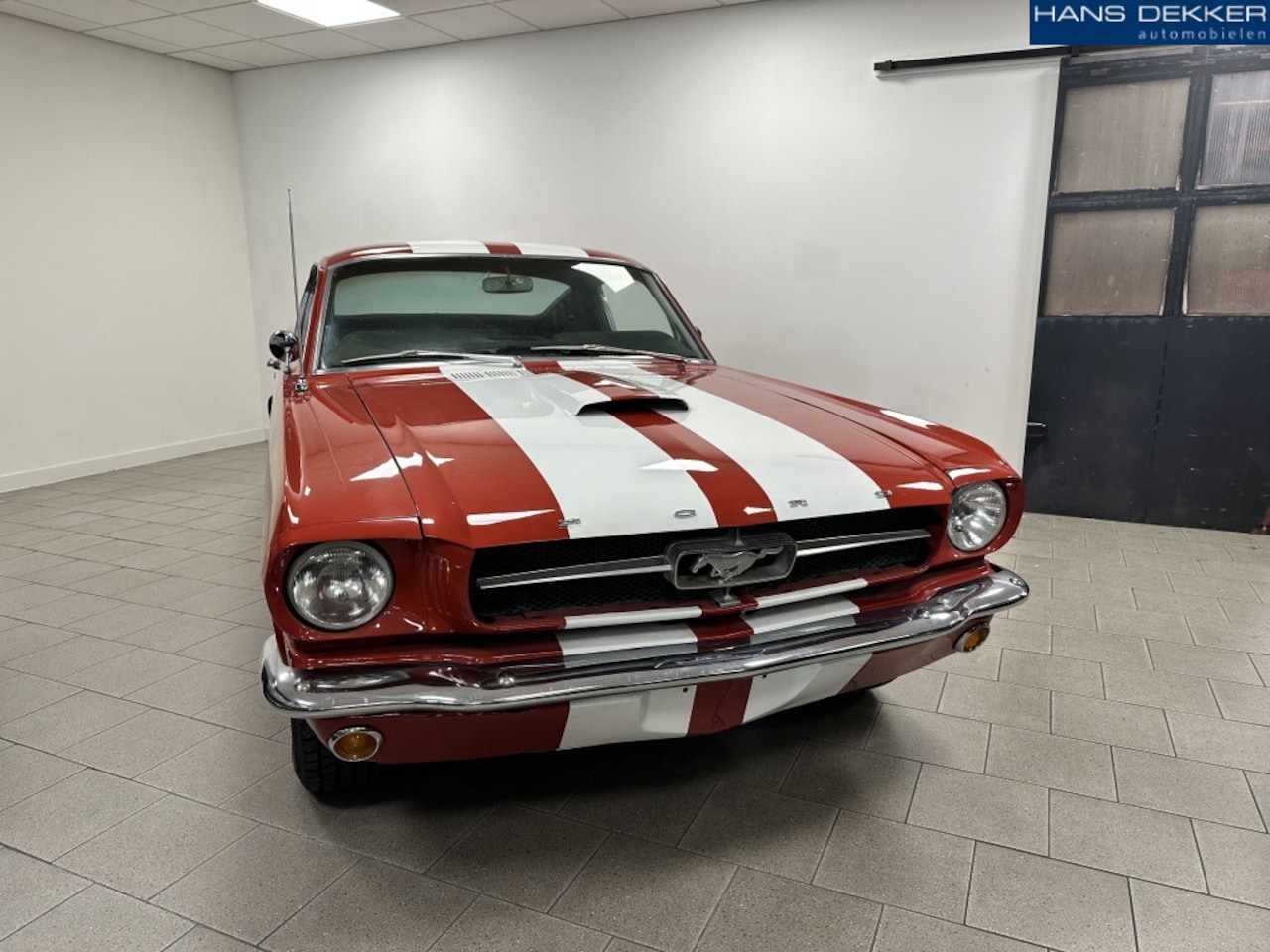 Ford Mustang - 2 + 2 onbekend - AutoWereld.nl