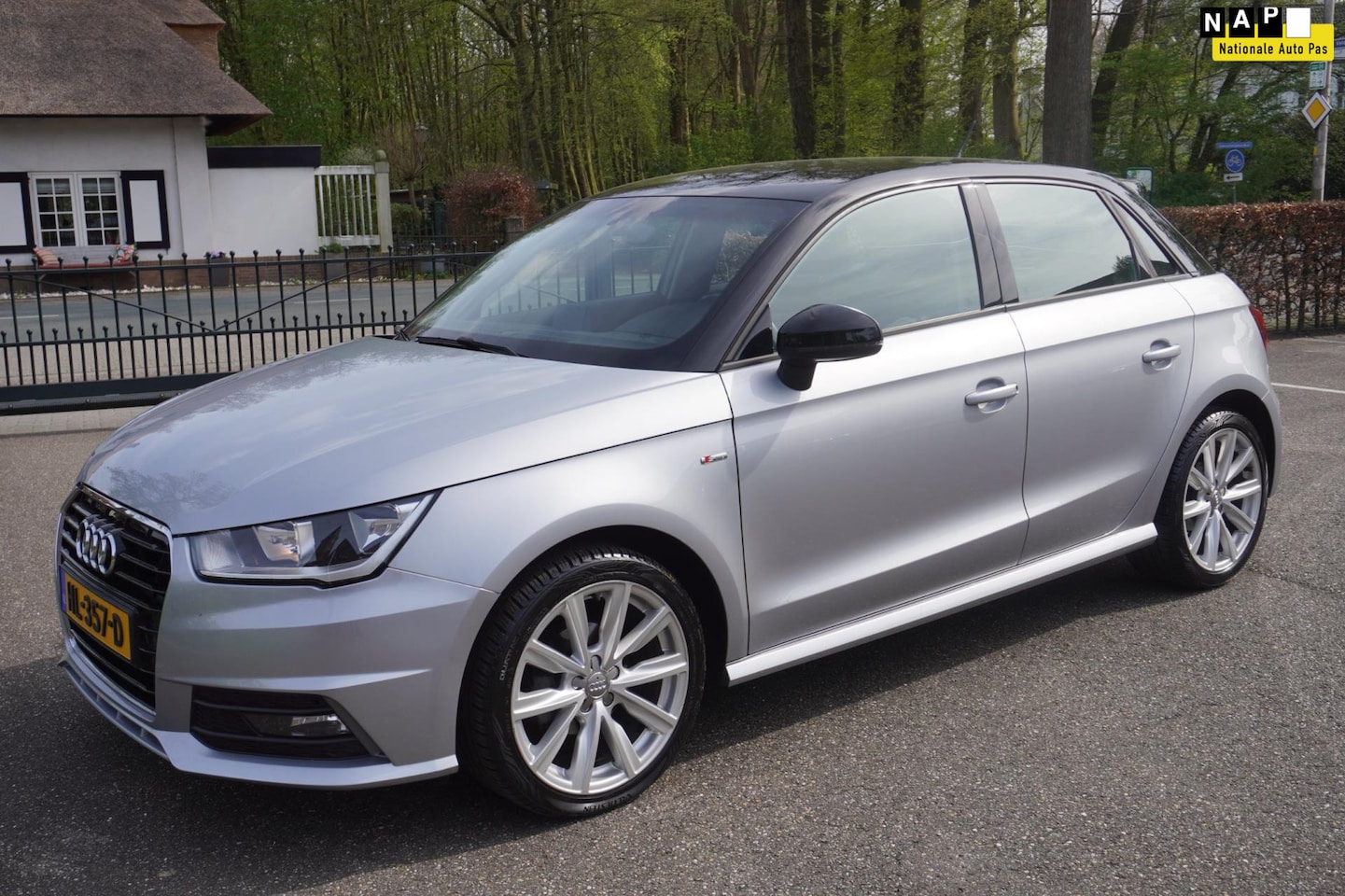 Audi A1 Sportback - 1.0 TFSI 5 Drs S-Line Navi 17 Lm - AutoWereld.nl