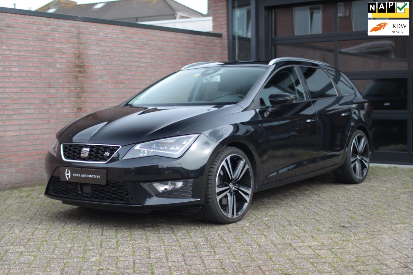 Seat Leon ST - 1.8 TSI FR |180Pk|DSG|Navi|19Inch|LaneAssist|LED| - AutoWereld.nl