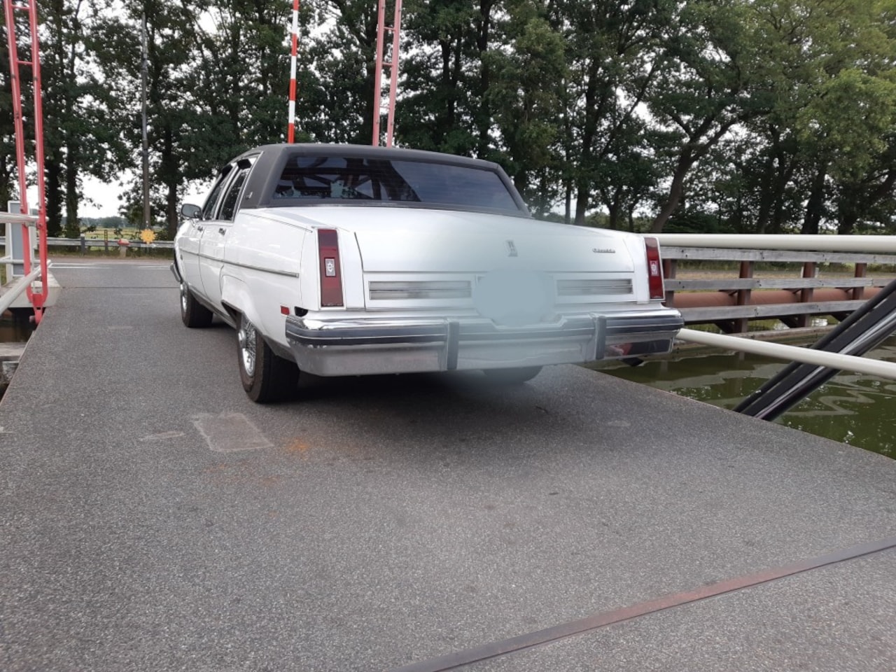 Oldsmobile Ninety-Eight - Regency evt.LPG - AutoWereld.nl