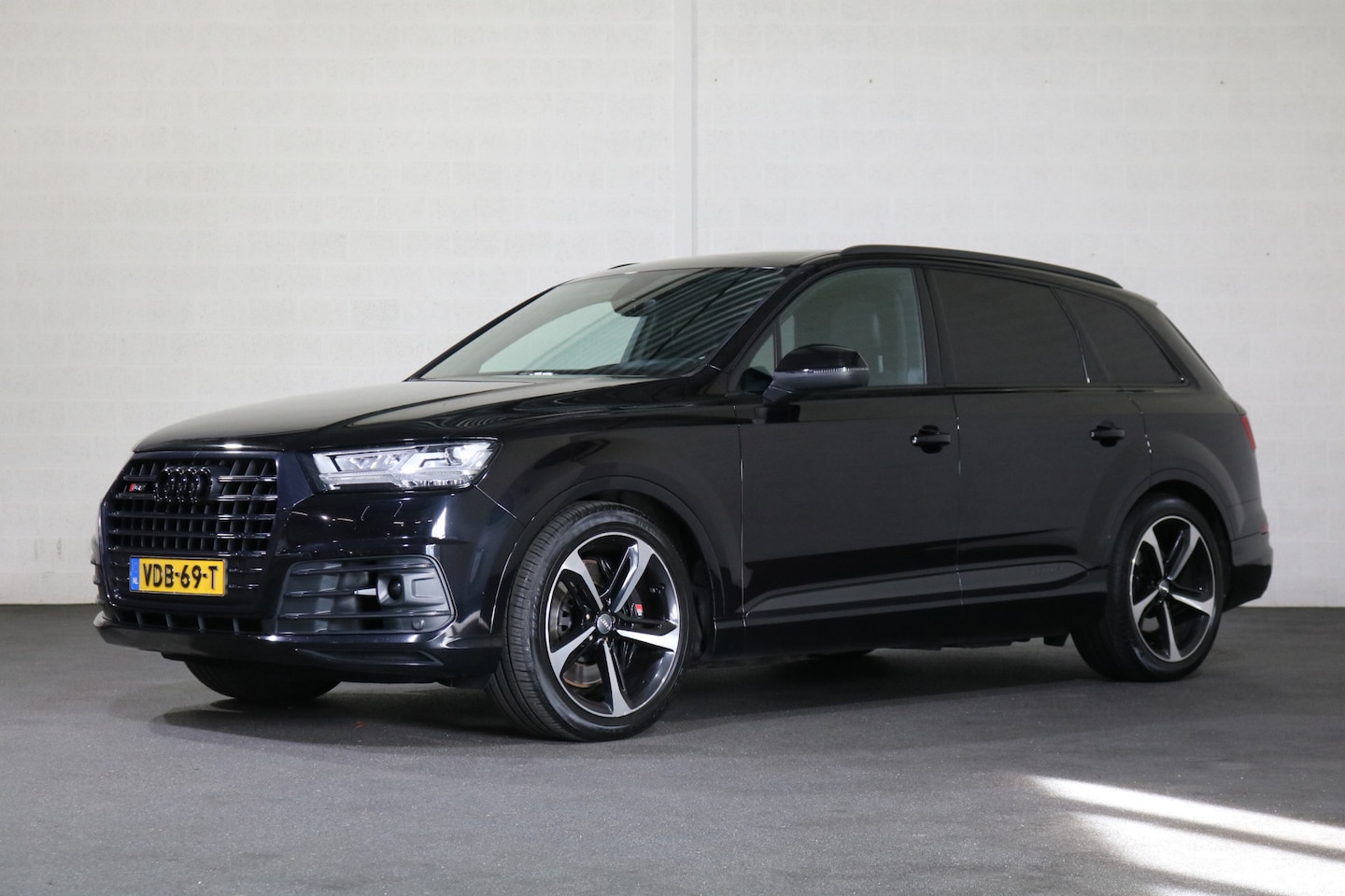 Audi SQ7 - 4.0 TDI V8 436pk Quattro Grijs Kenteken - AutoWereld.nl