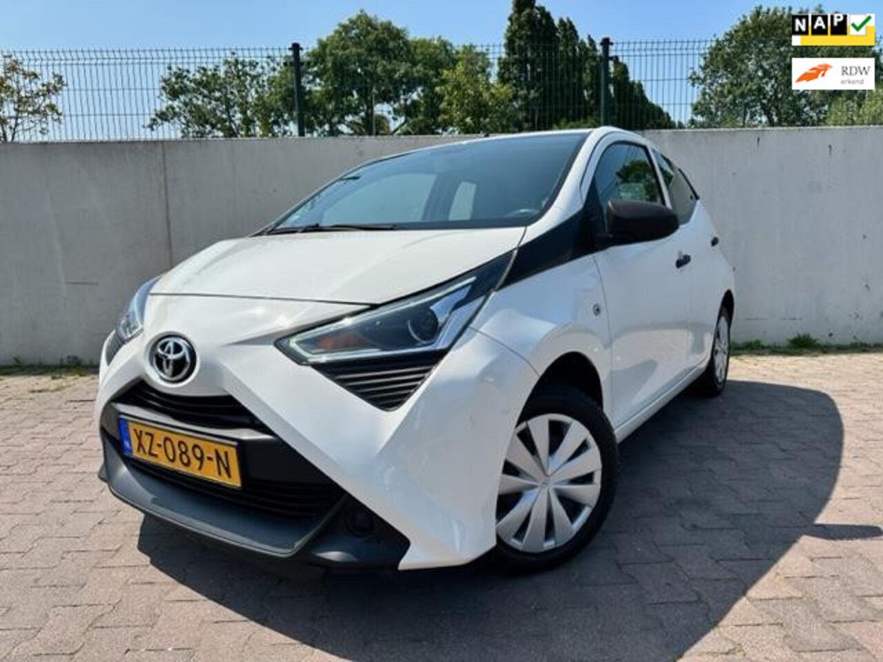 Toyota Aygo - 1.0 VVT-i x-fun/AIRCO/CRUISE/1STE EIGENAAR/FACE LIFT MODEL/ - AutoWereld.nl