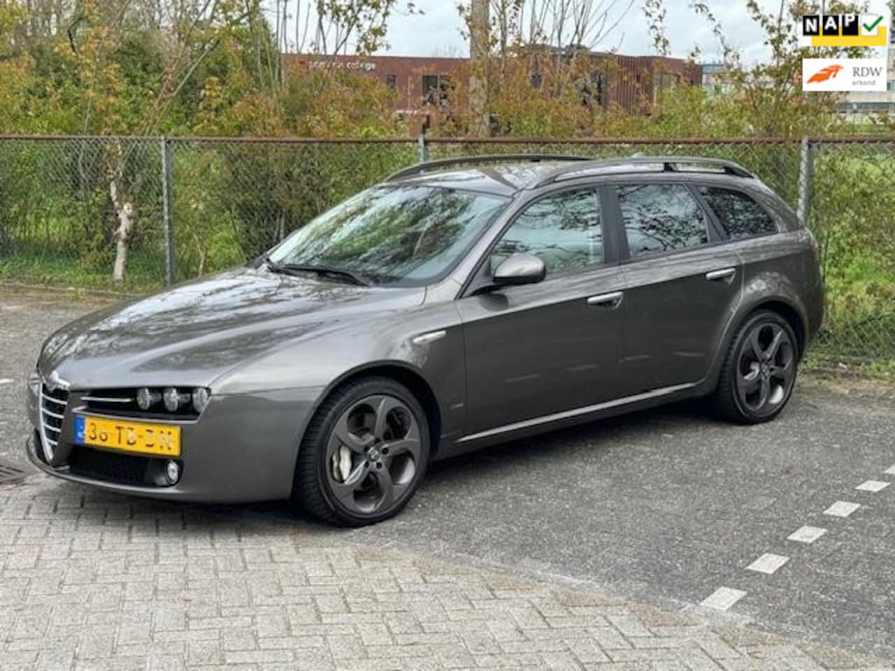 Alfa Romeo 159 Sportwagon - 3.2 JTS Q4 Distinctive 3.2 JTS Q4 Distinctive - AutoWereld.nl