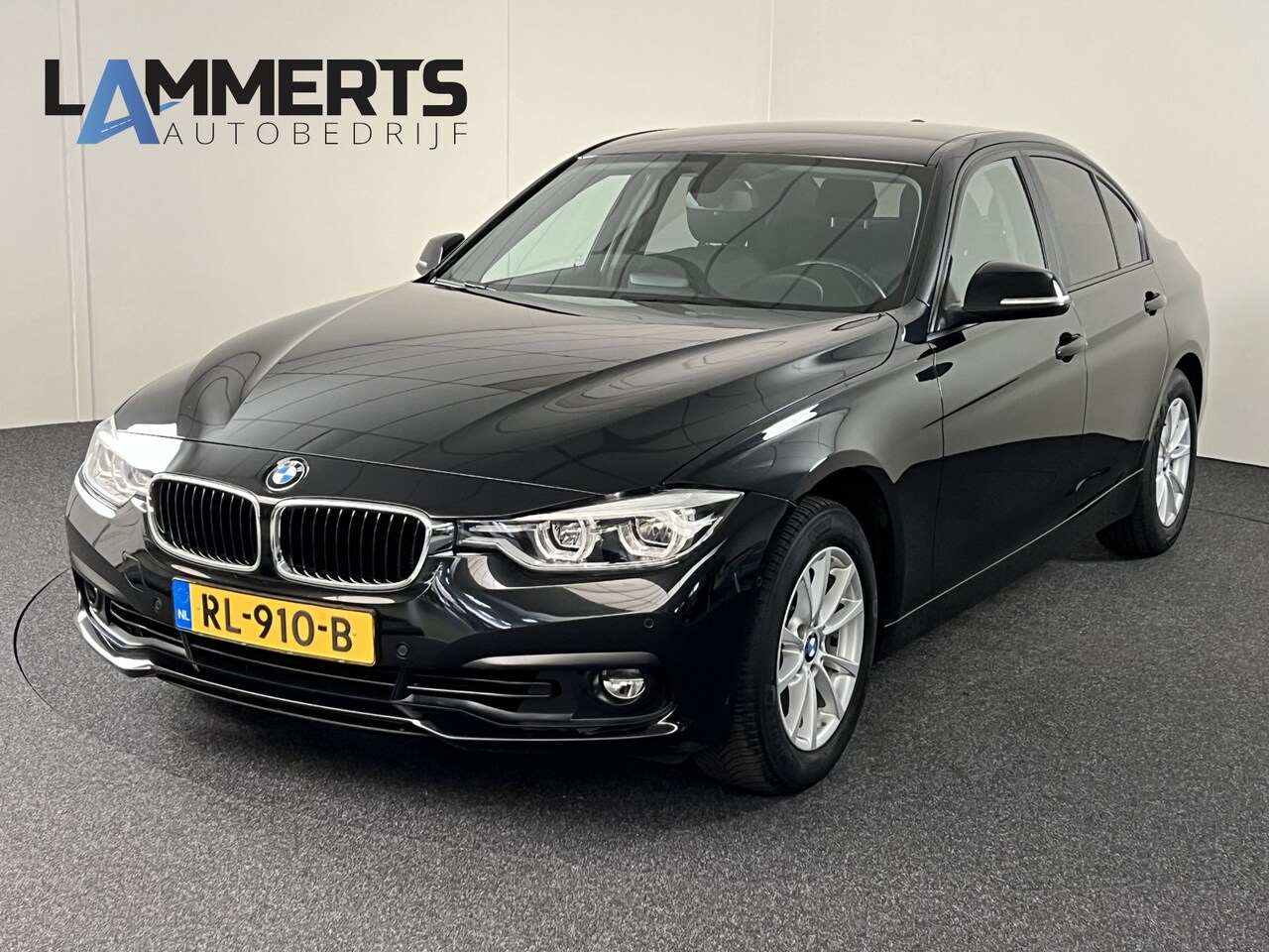 BMW 3-serie - 318i Executive Automaat, Full LED, Navigatie, Camera, Cruise, Airco, PDC - AutoWereld.nl