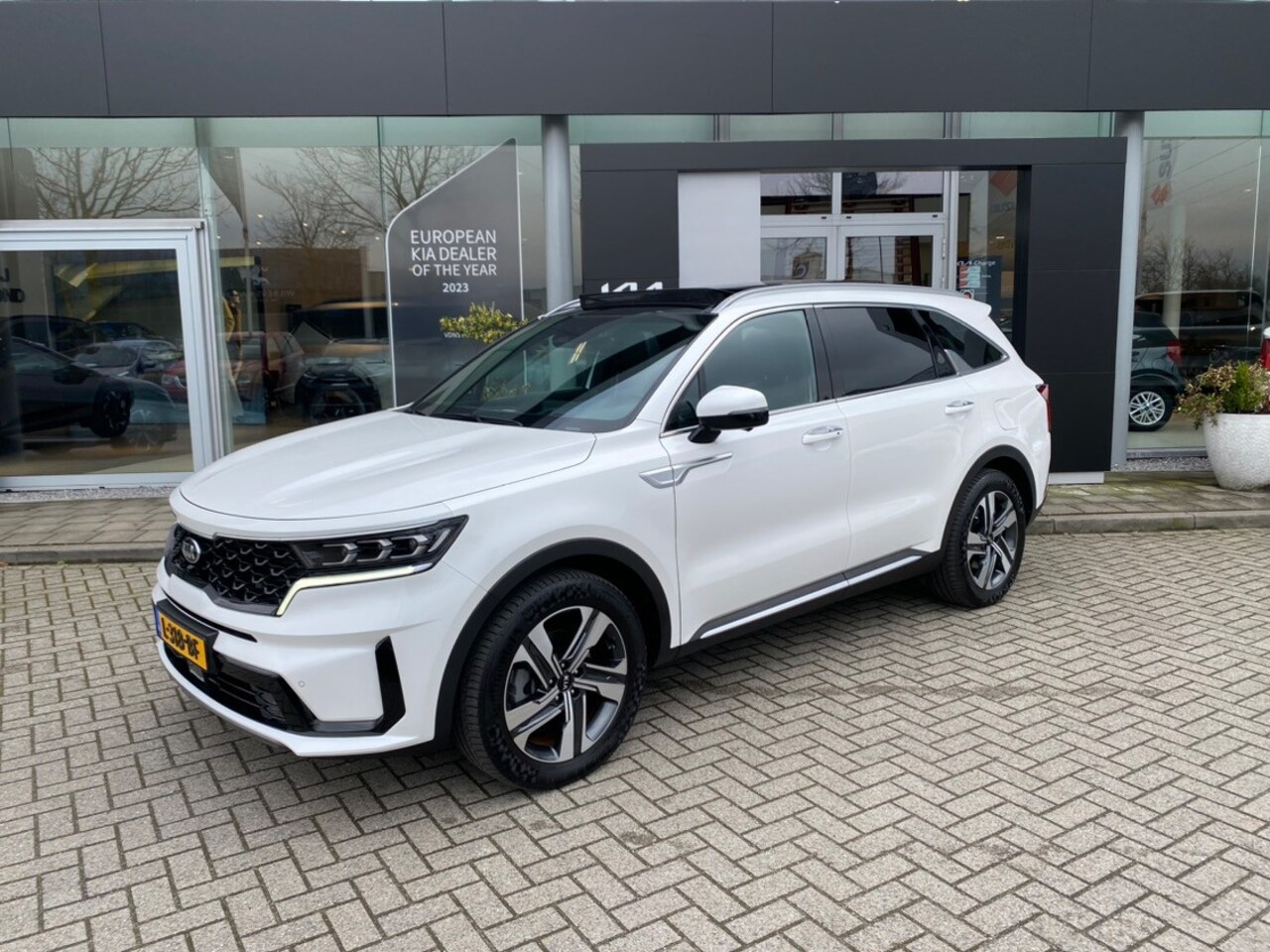 Kia Sorento - 1.6 T-GDI Hybrid 2WD ExecutiveLine 7p. 19.000Km // 1e Eigenaar // NieuwStaat Info Roel 049 - AutoWereld.nl