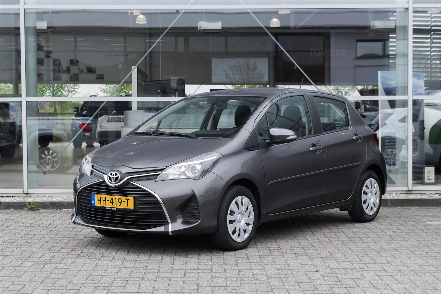 Toyota Yaris - 1.3 VVT-i 99pk 5D Aut Aspiration - AutoWereld.nl