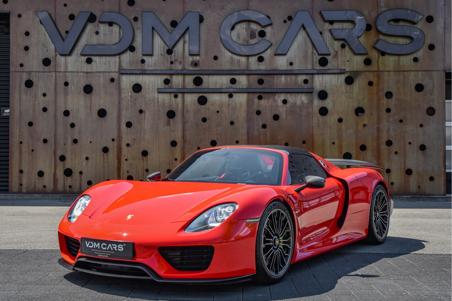 Porsche 918 Spyder - 4.6 | 1st OWNER | WEISSACH PARTS | LIFT | BURMESTER | - AutoWereld.nl