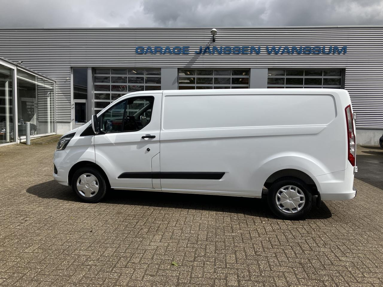 Ford Transit Custom - 300 2.2 TDCI L2H1 Trend 300-2.2 TDCI L2 H1 TREND - AutoWereld.nl