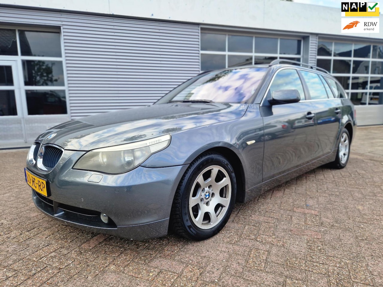 BMW 5-serie Touring - 523i Executive (AUTOMAAT) NAVI/CLIMATE C. / Cruise C. - AutoWereld.nl