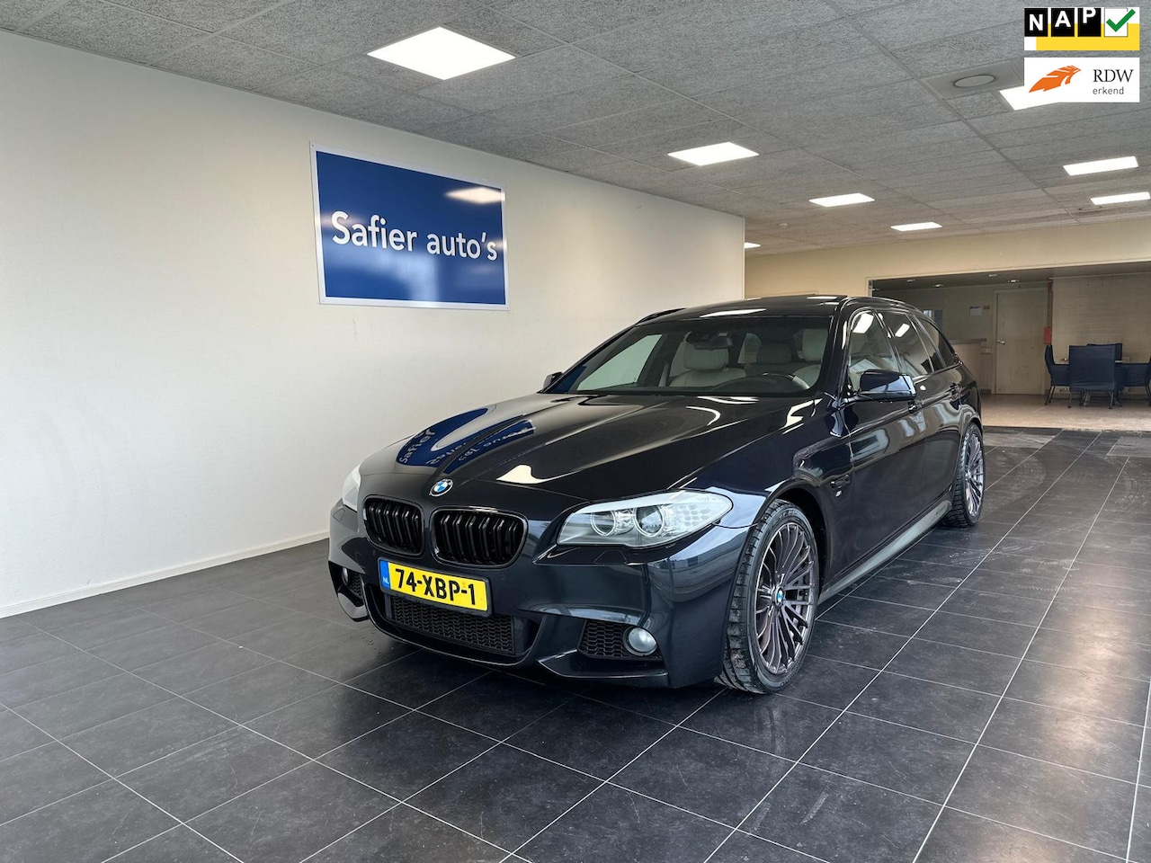 BMW 5-serie Touring - 520i High Executive M-pakket Panorama - AutoWereld.nl