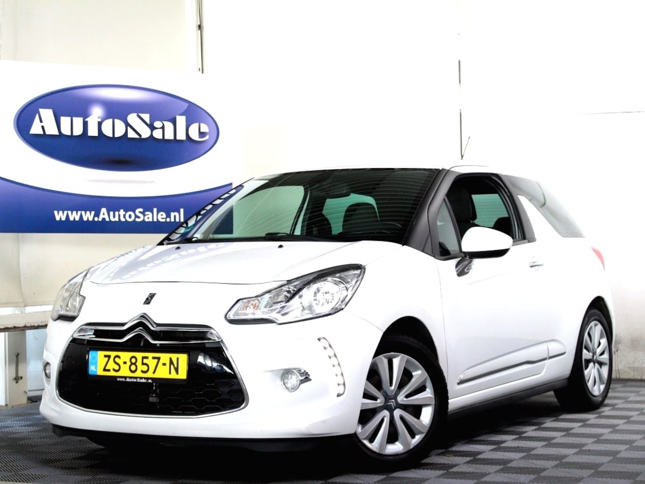 Citroën DS3 - 1.4 So Chic AUT NAVI BT CRUISE PDC ECC '12 - AutoWereld.nl