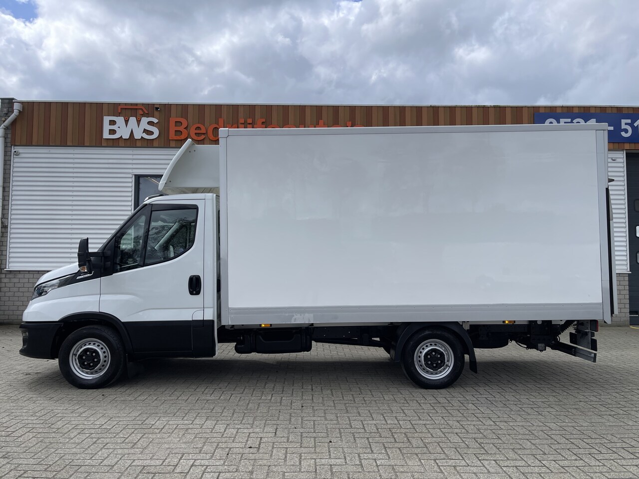 Iveco Daily - 35S14 2.3 Himatic automaat 140pk / vaste prijs rijklaar € 30.950 ex btw / lease vanaf € 55 - AutoWereld.nl