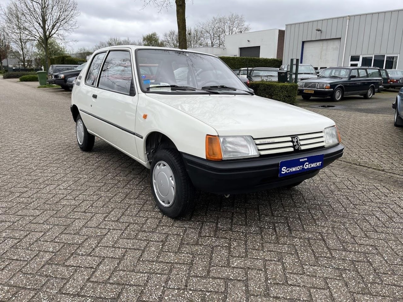 Peugeot 205 - 1.0 XE 1990 slechts 14.575 km! - AutoWereld.nl