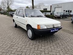 Peugeot 205 - 1.0 XE 1990 slechts 14.575 km